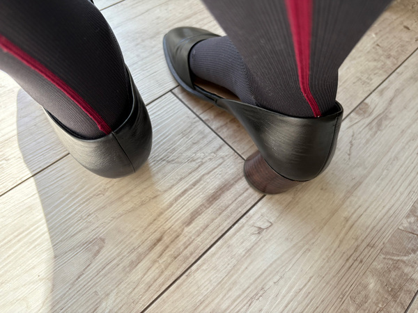 もう手放せない、おしゃれもむくみケアもできる「MAEÉ」の欲張り着圧ソックス（3種類履き比べ）[PR]