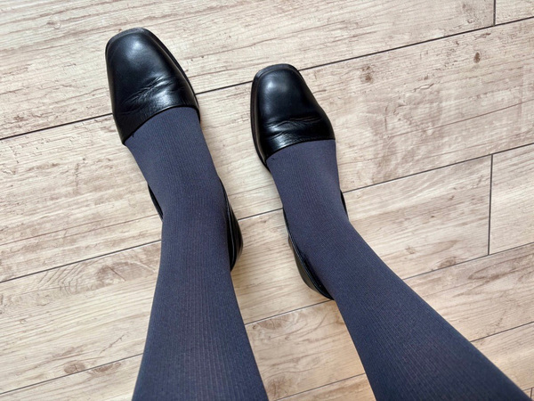 もう手放せない、おしゃれもむくみケアもできる「MAEÉ」の欲張り着圧ソックス（3種類履き比べ）[PR]