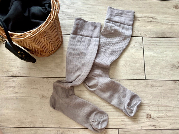 もう手放せない、おしゃれもむくみケアもできる「MAEÉ」の欲張り着圧ソックス（3種類履き比べ）[PR]