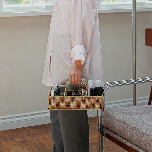 天然素材に見えて「水拭きできる」別注バスケットで小物まるっとお片付け[PR]