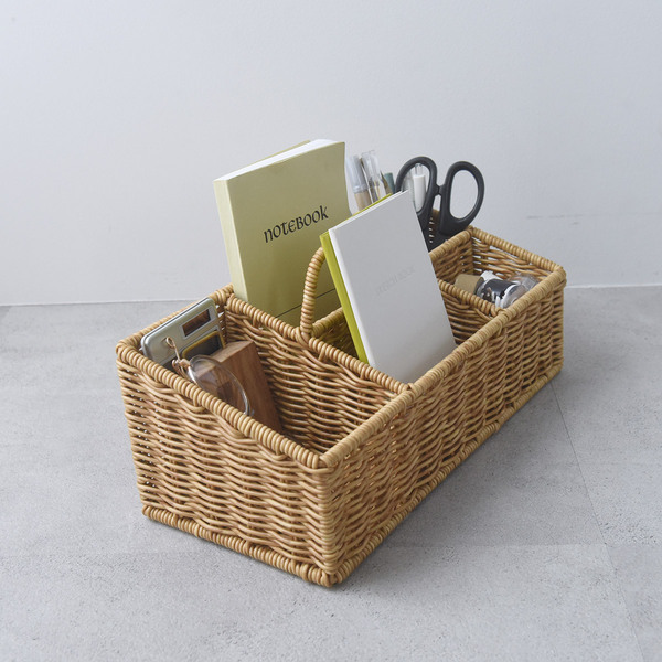 天然素材に見えて「水拭きできる」別注バスケットで小物まるっとお片付け[PR]