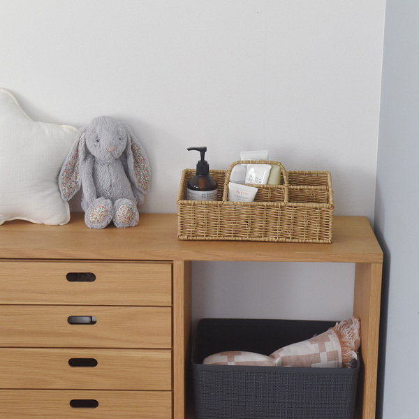 天然素材に見えて「水拭きできる」別注バスケットで小物まるっとお片付け[PR]