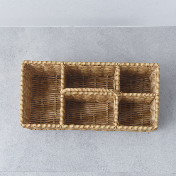 天然素材に見えて「水拭きできる」別注バスケットで小物まるっとお片付け[PR]