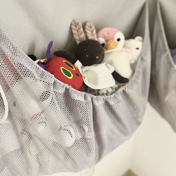 デッドスペースを有効利用、ぬいぐるみを吊るして収納できる「ウォールポケット」[PR]