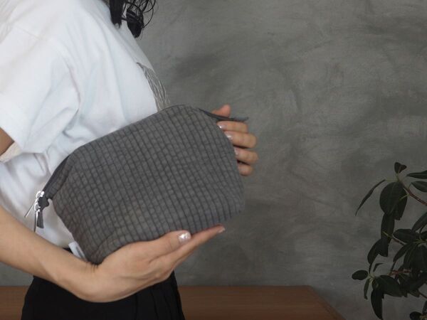 メイク用品がこれ1つに。メイク収納をワイヤーポーチに替えてみたら[PR]