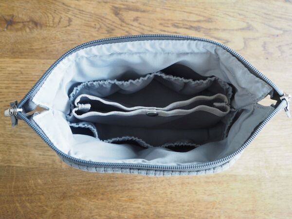 メイク用品がこれ1つに。メイク収納をワイヤーポーチに替えてみたら[PR]