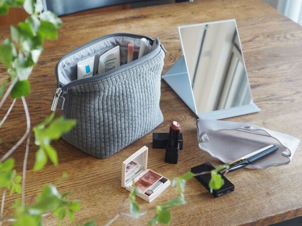 メイク用品がこれ1つに。メイク収納をワイヤーポーチに替えてみたら[PR]