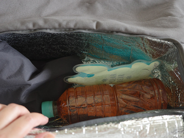 バッグが「2個持ち」じゃなくなるだけで、毎日がラクになる。[PR]