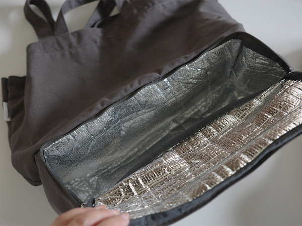 バッグが「2個持ち」じゃなくなるだけで、毎日がラクになる。[PR]