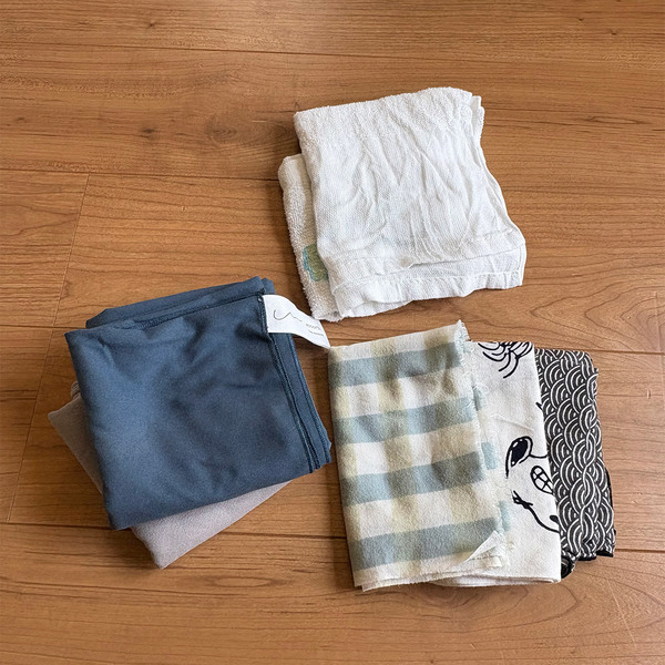 3倍吸ってすぐ乾く「手のひらサイズのバスタオル」、どんな時に使ってる？スタッフのリアルレポをお届け！[PR]