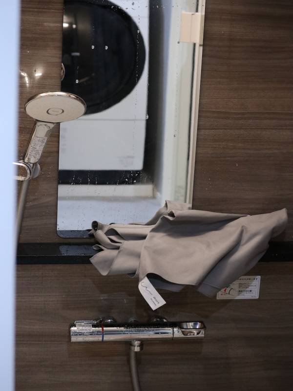 3倍吸ってすぐ乾く「手のひらサイズのバスタオル」、どんな時に使ってる？スタッフのリアルレポをお届け！[PR]