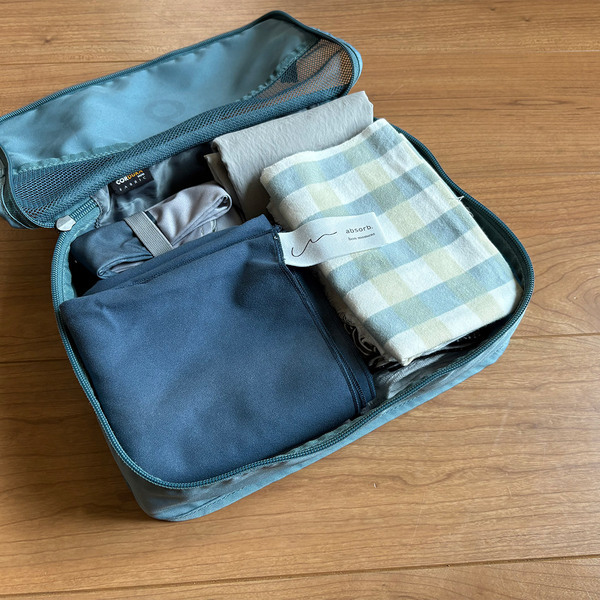 3倍吸ってすぐ乾く「手のひらサイズのバスタオル」、どんな時に使ってる？スタッフのリアルレポをお届け！[PR]