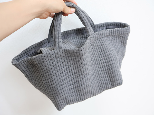 インテリアに映えるヌビ風収納トートで、がんばりすぎないお片付けを。[PR]