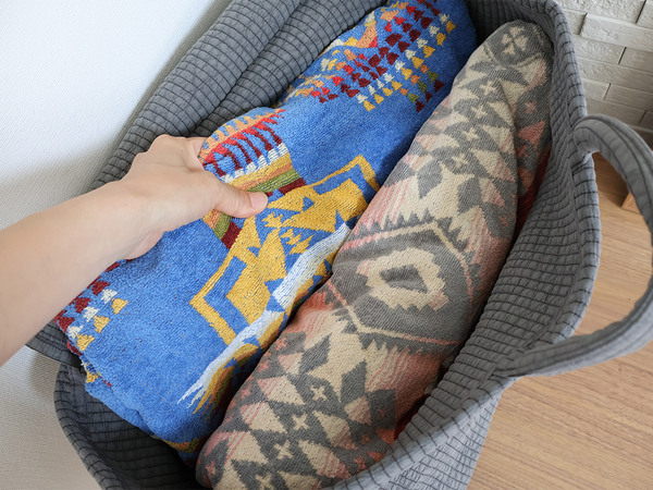 インテリアに映えるヌビ風収納トートで、がんばりすぎないお片付けを。[PR]