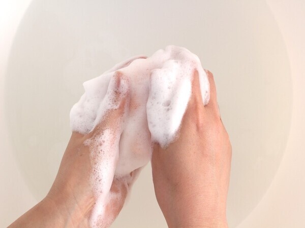 「塩石鹸」で目指せ、すっぴん美人！大人の肌悩みに“やさしさ”でアプローチ。スタッフも驚いた体験レポ[PR]