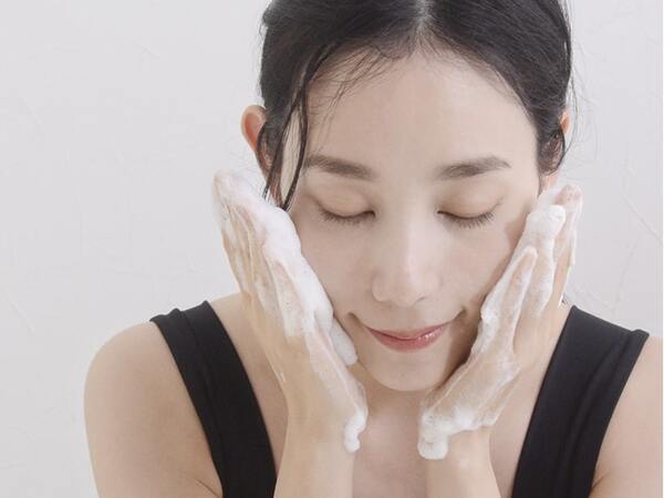 「塩石鹸」で目指せ、すっぴん美人！大人の肌悩みに“やさしさ”でアプローチ。スタッフも驚いた体験レポ[PR]