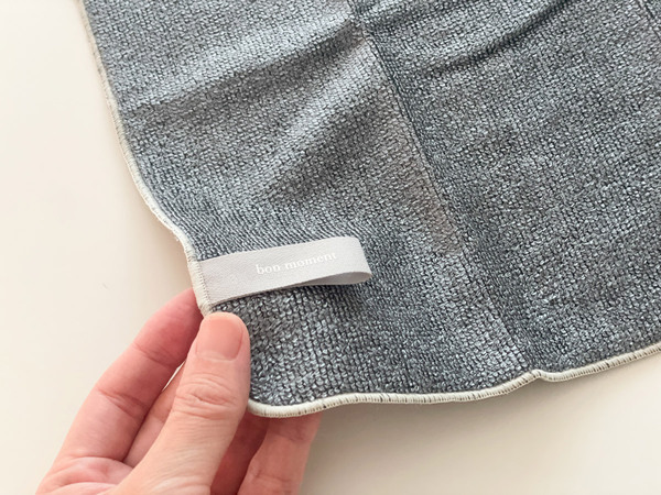 レンジの汚れは洗剤を使わずこれでピカピカ！bon moment 「水拭きで油汚れを落とす パイルレンジクロス」[PR]