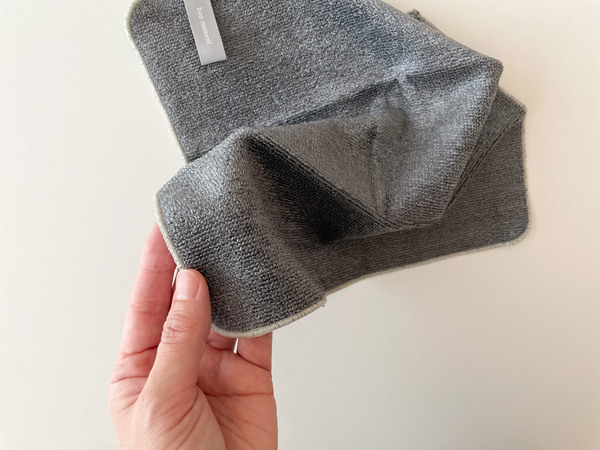 レンジの汚れは洗剤を使わずこれでピカピカ！bon moment 「水拭きで油汚れを落とす パイルレンジクロス」[PR]