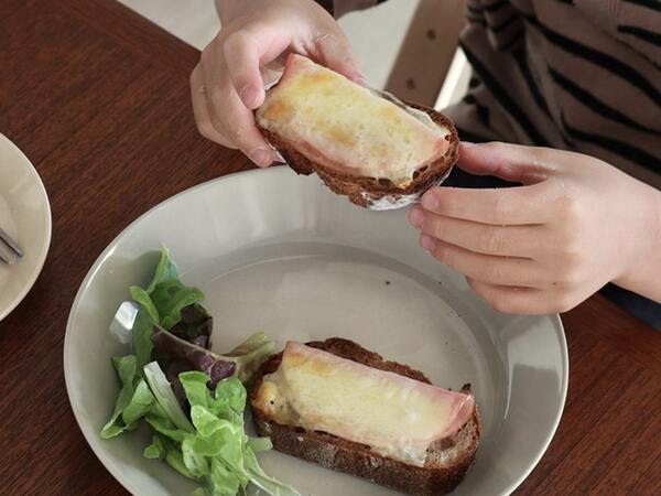 持ったときに「軽っ！」と驚く、まるで陶器な割れないお皿。手巻き寿司やお庭ごはんにも活躍中【インスタグラマーさんのもの選び】[PR]