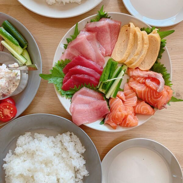 持ったときに「軽っ！」と驚く、まるで陶器な割れないお皿。手巻き寿司やお庭ごはんにも活躍中【インスタグラマーさんのもの選び】[PR]