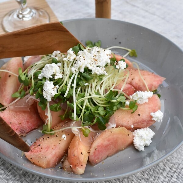 持ったときに「軽っ！」と驚く、まるで陶器な割れないお皿。手巻き寿司やお庭ごはんにも活躍中【インスタグラマーさんのもの選び】[PR]