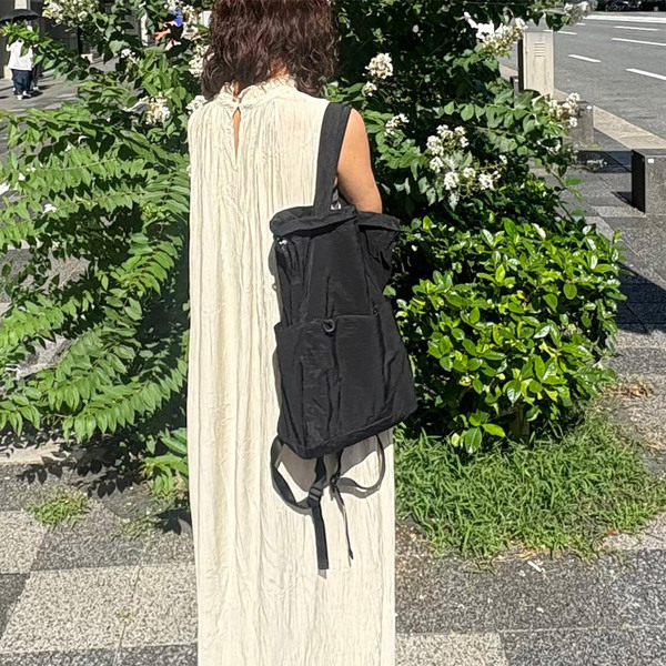 「リュック」←→「トート」のスイッチ使いができる、手のひらサイズのリュックトート[PR]