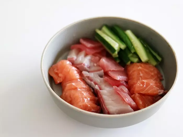 “名もなき料理”もグレードアップ!盛り付けに品が生まれる「脚付き大鉢」スタッフ使用レポ