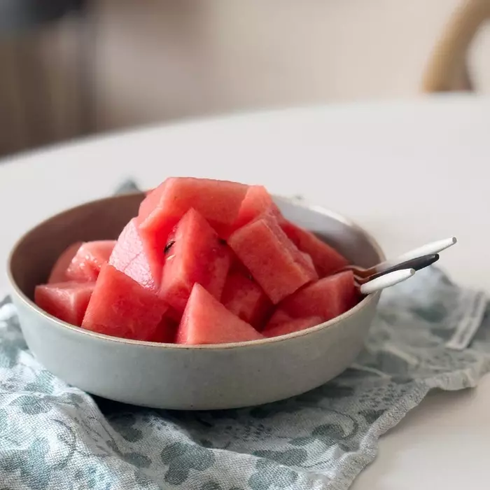 “名もなき料理”もグレードアップ!盛り付けに品が生まれる「脚付き大鉢」スタッフ使用レポ