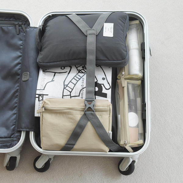 日帰りも長旅もコレ1つ！大小カスタマイズできる新型「吊り下げポーチ」誕生[PR]