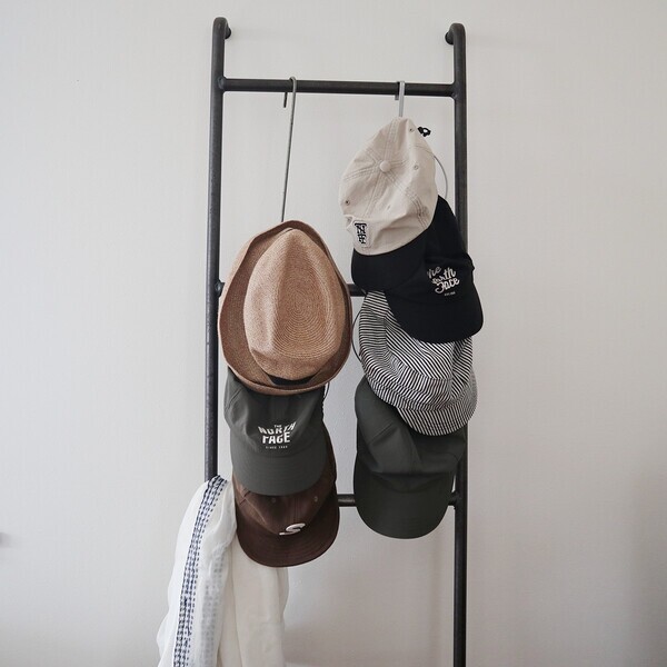 「ハットフックハンガー」で帽子を飾りながら、インテリアも衣替え[PR]