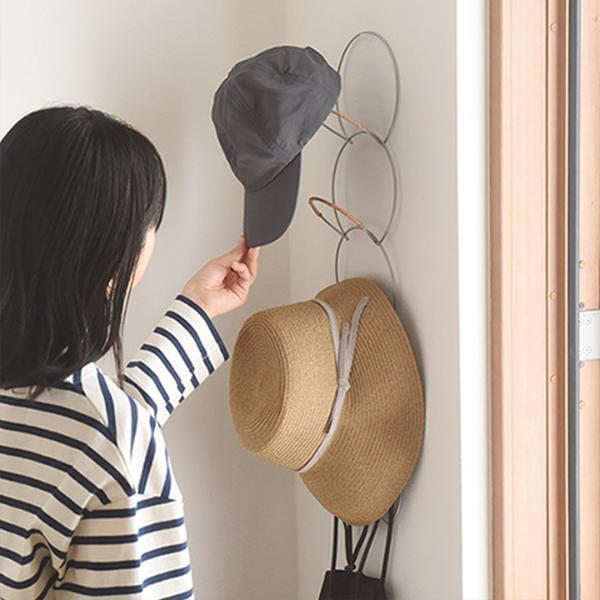 「ハットフックハンガー」で帽子を飾りながら、インテリアも衣替え[PR]