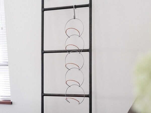 「ハットフックハンガー」で帽子を飾りながら、インテリアも衣替え[PR]