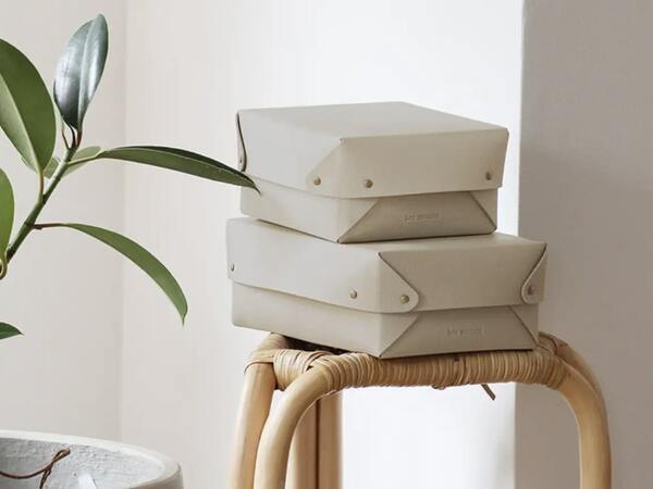 「片付ける」をインテリアに。大反響の蓋付きフェイクレザー収納、インスタグラマーさんはこう使う！[PR]