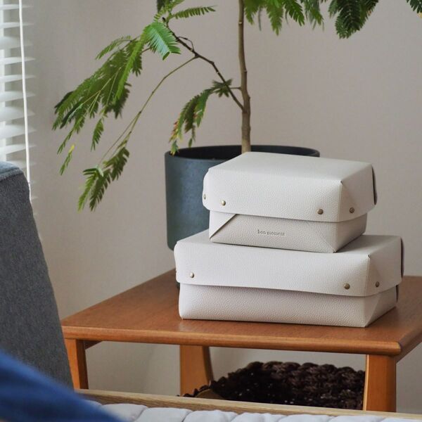 「片付ける」をインテリアに。大反響の蓋付きフェイクレザー収納、インスタグラマーさんはこう使う！[PR]