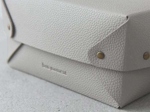 「片付ける」をインテリアに。大反響の蓋付きフェイクレザー収納、インスタグラマーさんはこう使う！[PR]