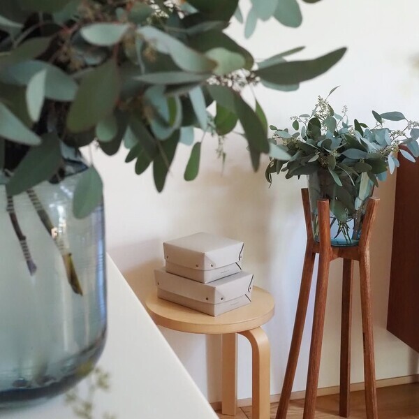 「片付ける」をインテリアに。大反響の蓋付きフェイクレザー収納、インスタグラマーさんはこう使う！[PR]