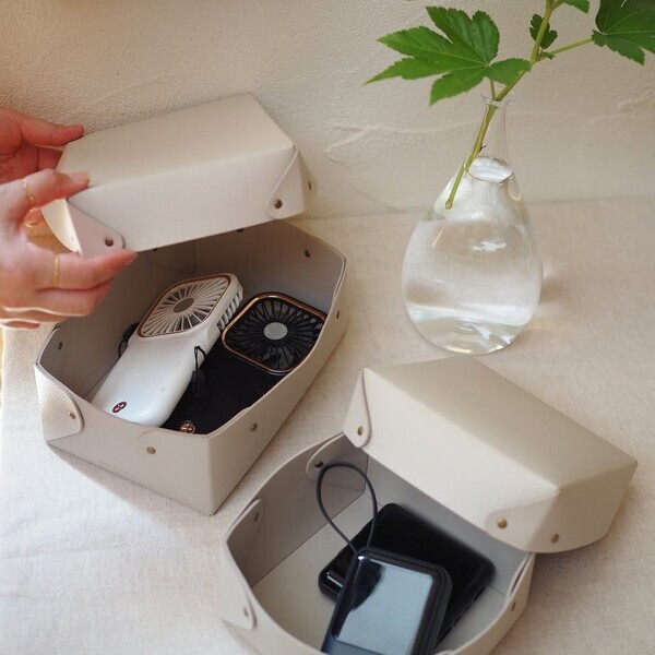 「片付ける」をインテリアに。大反響の蓋付きフェイクレザー収納、インスタグラマーさんはこう使う！[PR]