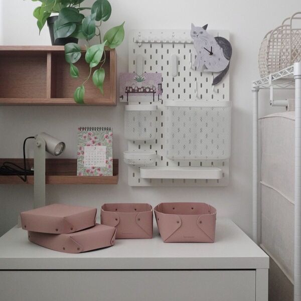 「片付ける」をインテリアに。大反響の蓋付きフェイクレザー収納、インスタグラマーさんはこう使う！[PR]