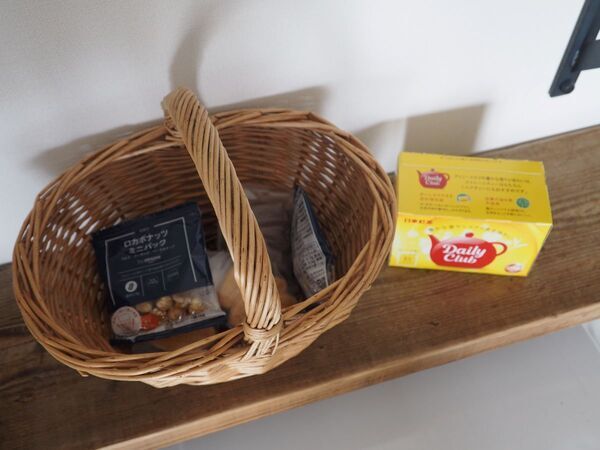 キッチン、ダイニング、リビングなどで散らかる物がスッキリ！見せ置きしながら片付けが叶う、「フェイクレザー収納ボックス」[PR]