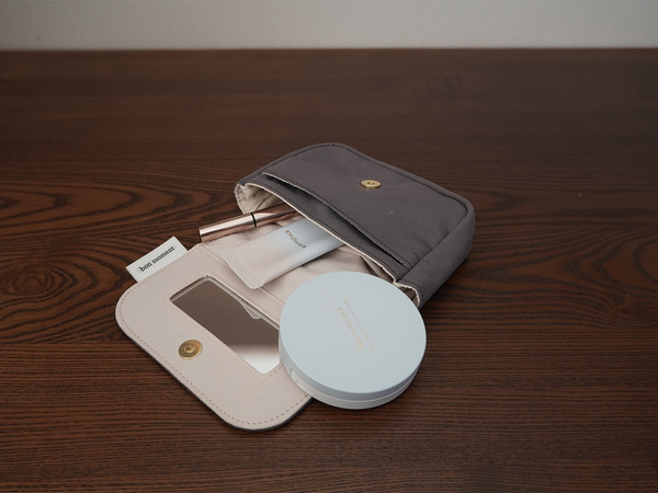 バッグの中に「身だしなみの安心」を。bon moment（ボンモマン）のミラー付きミニポーチ[PR]