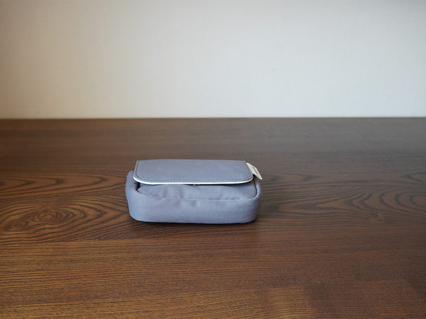 バッグの中に「身だしなみの安心」を。bon moment（ボンモマン）のミラー付きミニポーチ[PR]