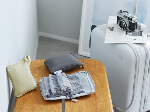 ペラペラめくって小物迷子をスピード解決！小分け整頓上手な「手帳型ポーチ」[PR]