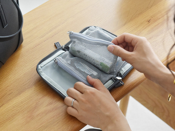 ペラペラめくって小物迷子をスピード解決！小分け整頓上手な「手帳型ポーチ」[PR]