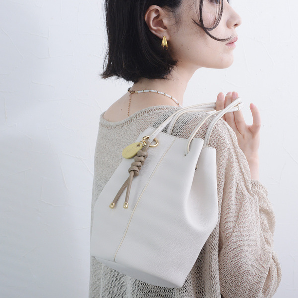 上質感と実用性で選びたい、レザー小物で季節先取り！[PR]