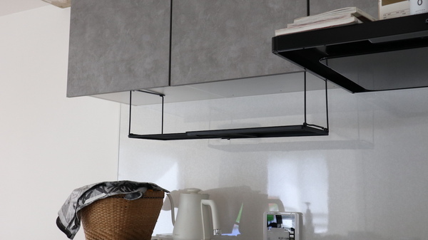 収納スペース増設で暮らしが変わる！ライフスタイルの異なるスタッフの生活に、ピタッとハマった収納アイテムとは？[PR]