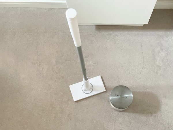 苦手なトイレの掃除を簡単にしてくれる、トイレ専用「ノータッチトイレワイパー」。[PR]