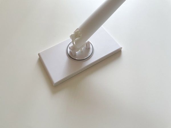 苦手なトイレの掃除を簡単にしてくれる、トイレ専用「ノータッチトイレワイパー」。[PR]