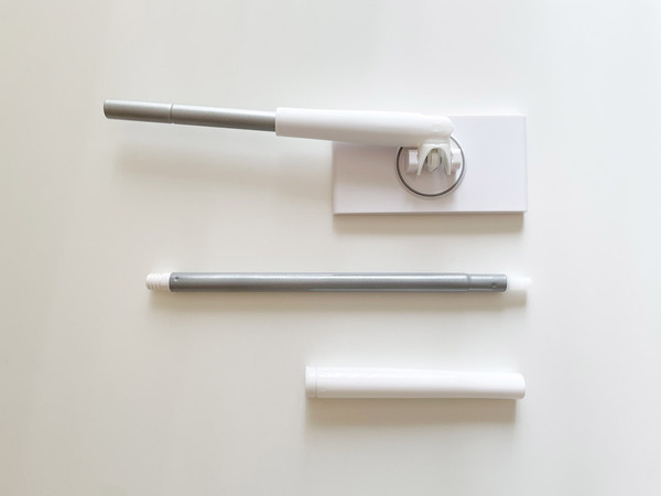 苦手なトイレの掃除を簡単にしてくれる、トイレ専用「ノータッチトイレワイパー」。[PR]