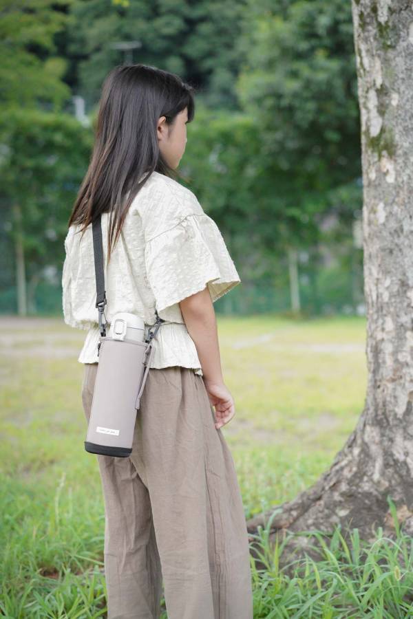 大人気キッズ水筒に1Lサイズ登場！インスタグラマーさんからも『歓喜の声』が届いています[PR]