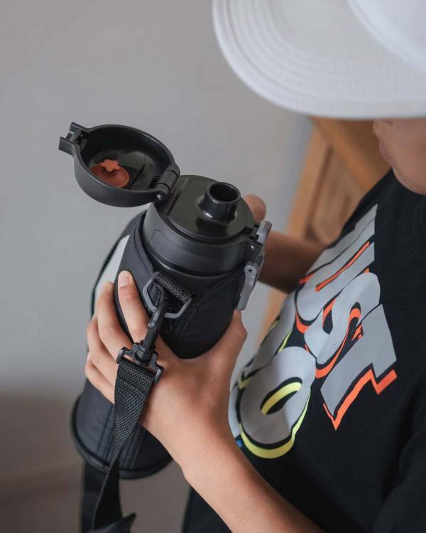 大人気キッズ水筒に1Lサイズ登場！インスタグラマーさんからも『歓喜の声』が届いています[PR]